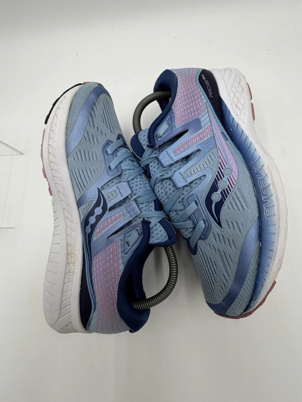 Saucony Ride ISO Women's Size 9 Athletic Cushioned Running Shoes  S10444-1